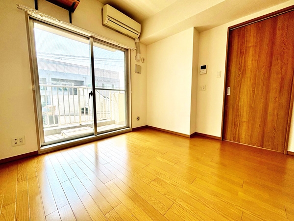 戸建やマンションが建ち並ぶ落ち着いた住環境です