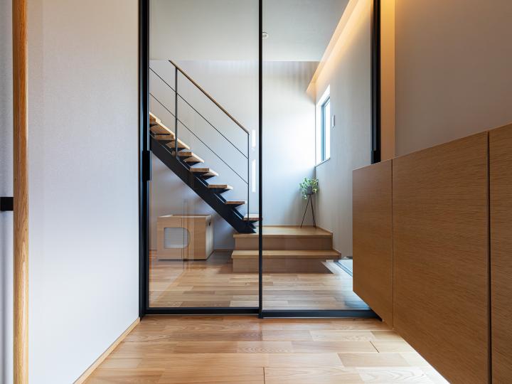 ガラス扉が御座います