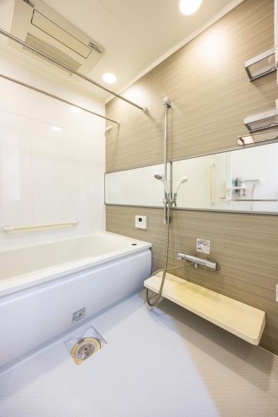 1418サイズの浴室。浴室乾燥機付きです。