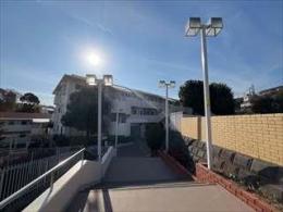 コスモ白根公園の外観