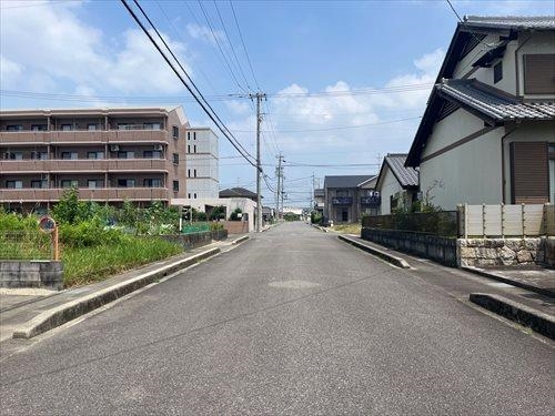 前面道路（南側から撮影）－１