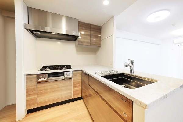 L字型のカウンターキッチン(CGで作成したリフォームイメージです。)