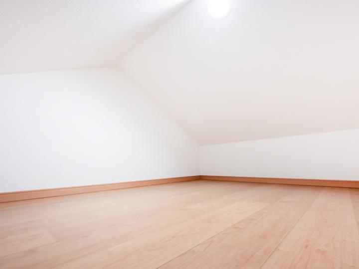 小屋根裏収納