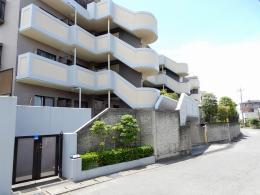 新松戸リリエンハイムの外観
