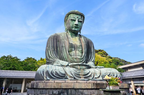 鎌倉大仏高徳院(現地より約480m)