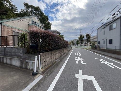 前面道路(R7年10月撮影)