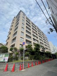 ワコーレグラン湊川の外観