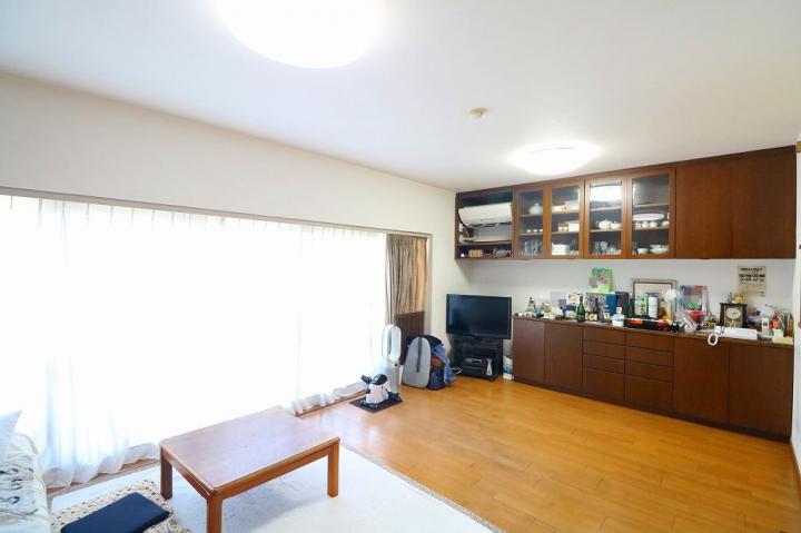 約14.8帖のリビングです