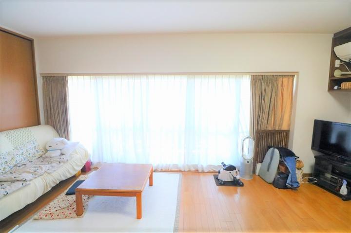 南側に窓が配置されております。