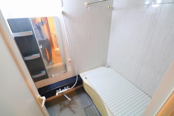 浴室換気乾燥機付きの浴室です。