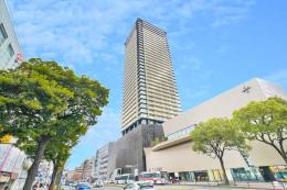 ブリリアタワー西新の外観