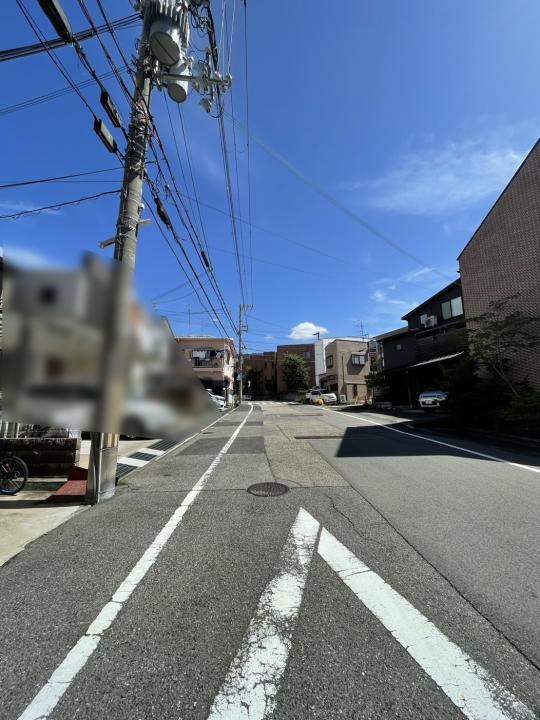 ■南側から見た前面道路