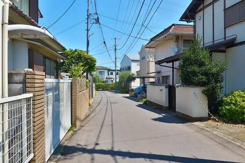 【現地前面道路2025年7月撮影】