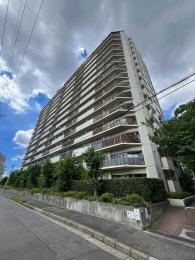 パークシティ鳥見Ｃ棟の外観