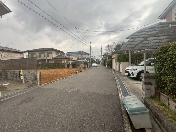 【前面道路含む現地写真】