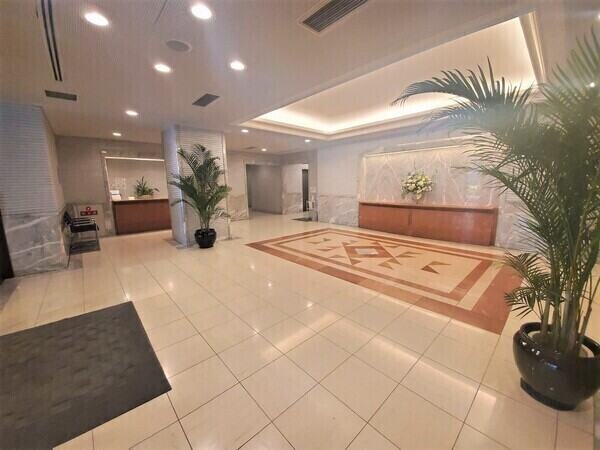 暮らしをより快適にサポートしてくれる、コンシェルジュサービス(一部有償)が設けられたマンションです。