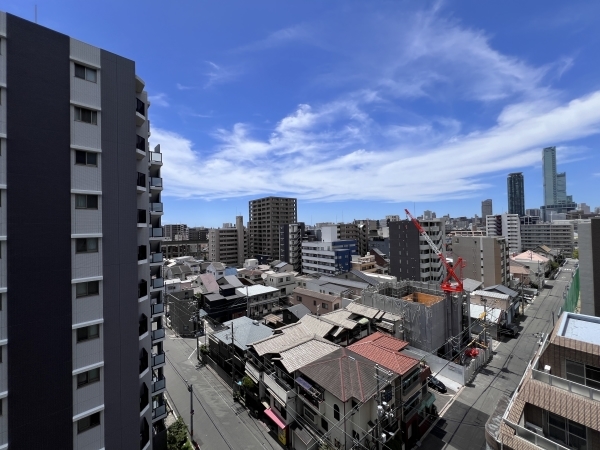 南西向きバルコニーからの眺望です。(眺望は永続的に保証されるものではありません。)