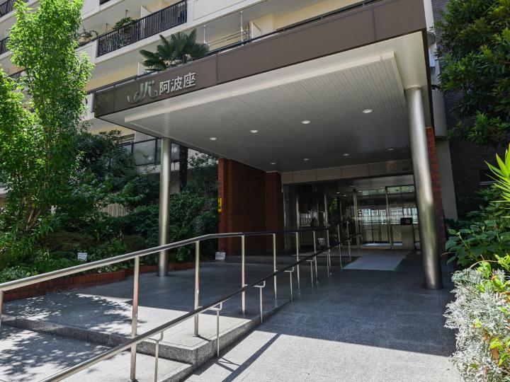 エントランス×2LDK×最上階×南東向き LDK20.5帖・2020年リフォーム済