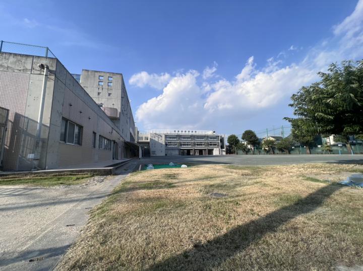 ■世田谷区立烏山北小学校 徒歩5分