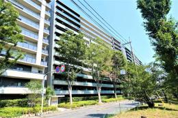 プラウドシティ豊田多摩平の森B棟の外観