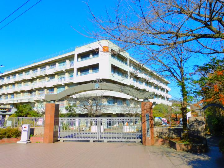 さいたま市立大原中学校 1330m 徒歩17分