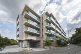 ブリリア向ヶ丘遊園の外観