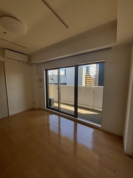 日々のお掃除やお手入れがしやすいフローリング仕様。重い家具なども気兼ねなく置くことができます。