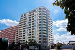 ファミール京都グランアクシスの外観