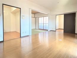 ロマネスク長尾第２の外観