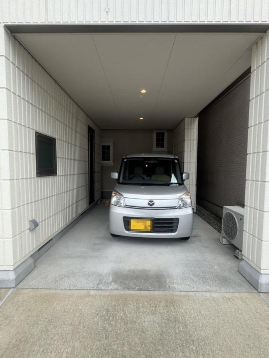 車庫スペース 雨・暑さ回避できるビルトインガレージ