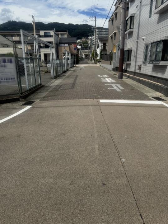 東側公道 約5.7m