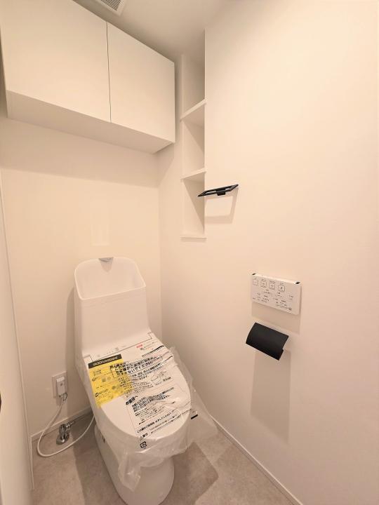 トイレ新規交換(温水洗浄便座付)