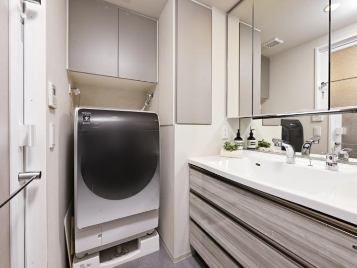 ボウル一体型カウンター、収納付き三面鏡、ボウル前ポケット収納