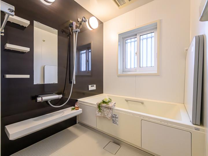 心と身体にやすらぎを与えてくれるバスルーム。毎日のバスタイムを贅沢に、豊かにしてくれます。