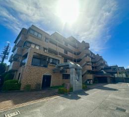 シャトレー刈谷ウイング西館の外観