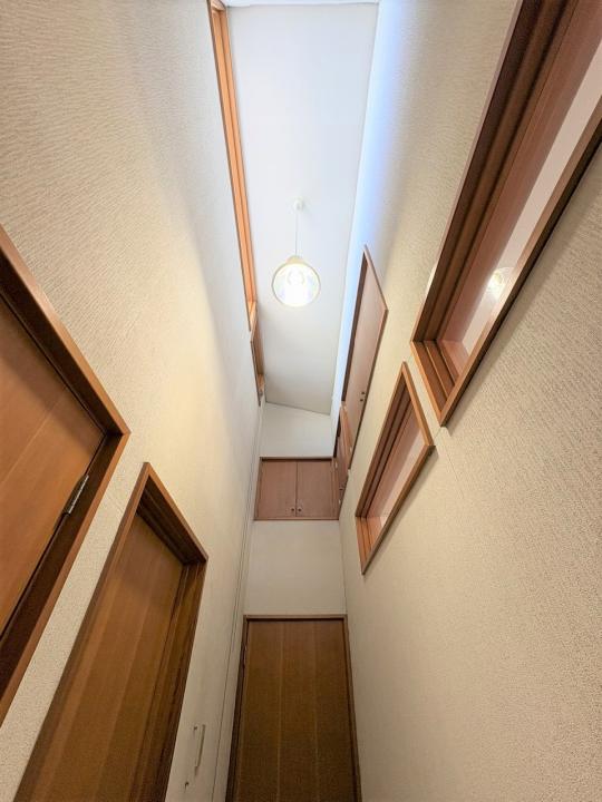 2階廊下吹き抜け