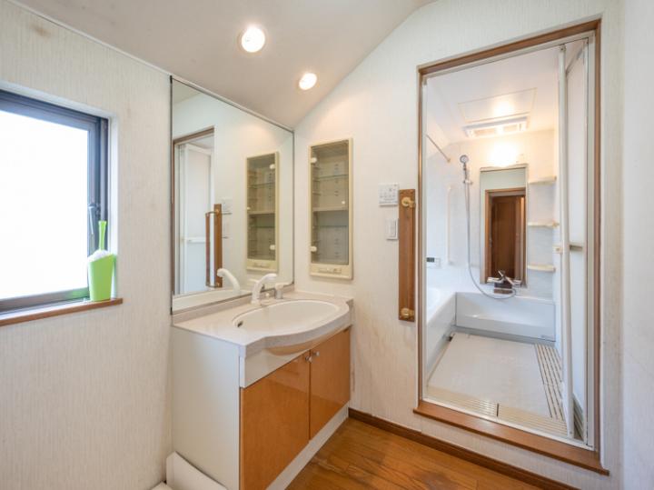 綺麗にお使いいただいております (クリーニング済2025年9月)