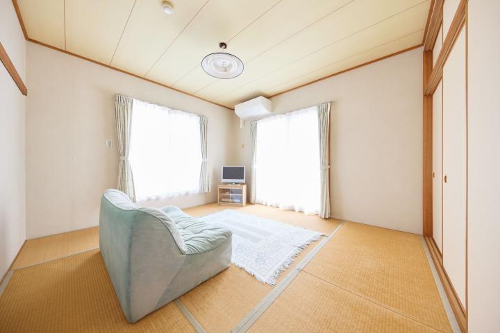 約8帖の和室(南東から採光がとれます)