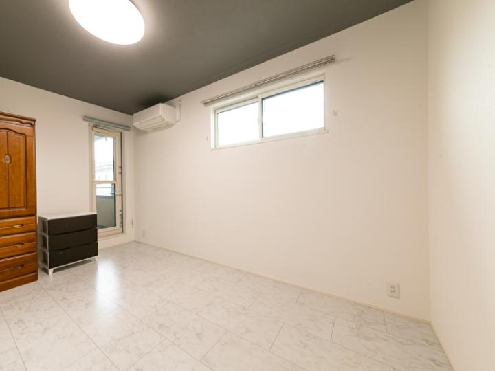 2階南側洋室約6.6帖