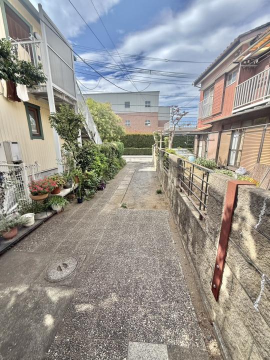 北西側路地状部分 ※写真には隣地の路地部分も含まれております