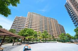 オーベルグランディオ萩中の外観