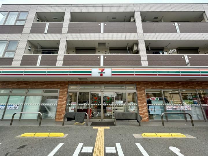 セブンイレブン東大阪岩田町1丁目店まで約5分