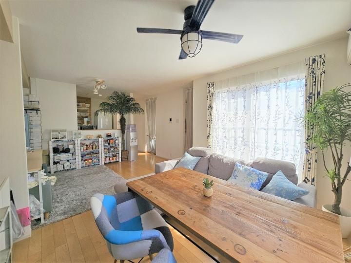 約18.3帖のLDKです。