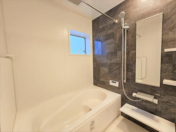 浴室換気乾燥機付きの浴室です。