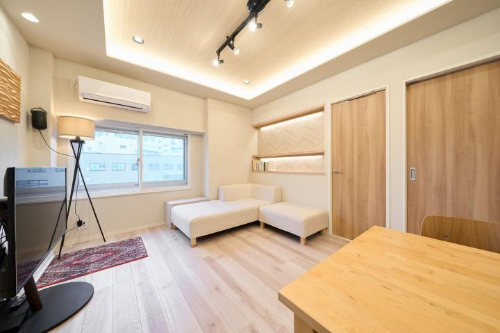 天井高は約2.4m(折り上げ部分は約2.5m)