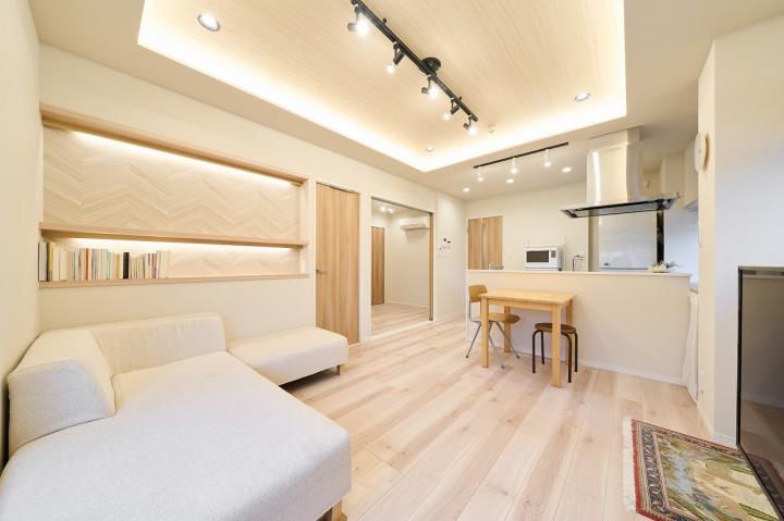 隣接居室の扉を開けると約17帖の空間として利用することも可能です