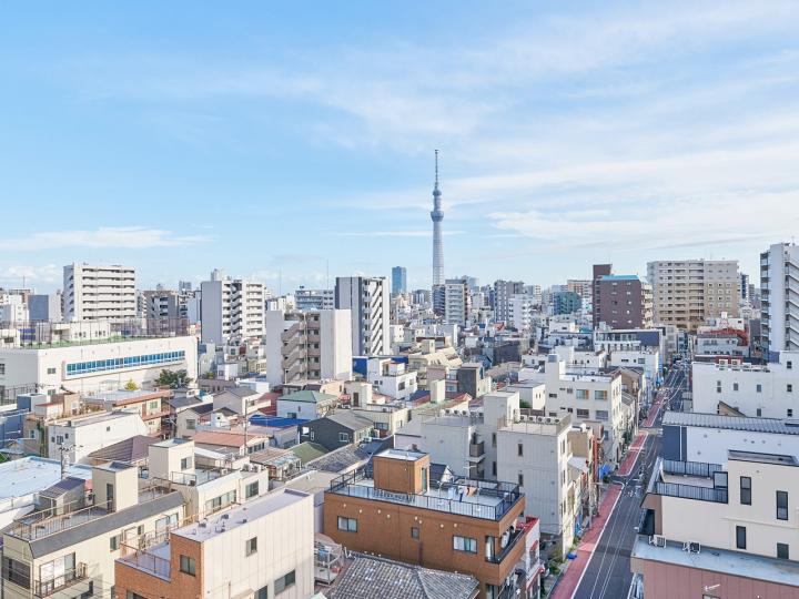 バルコニーからスカイツリーが臨めます(※気象条件による)