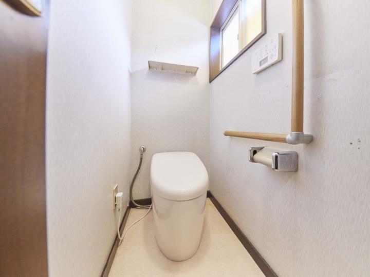 トイレは1階、2階と2か所にございます