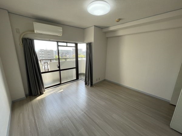 洋室(備品等は価格に含まれません)