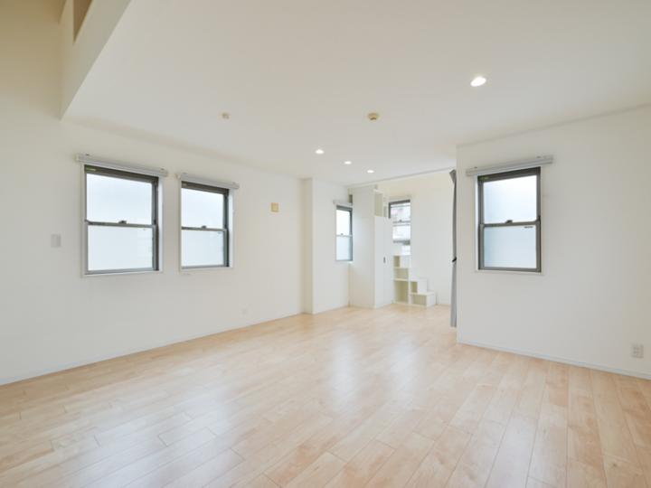 リビングにはロフト収納があります。